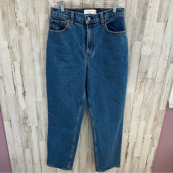 Abercrombie & Fitch The ‘90s Straight Ultra High Rise Curve Love Jeans - Picture 1 of 9